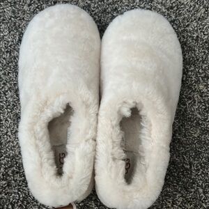 UGG Cream Cozy Slippers for Maximum Comfort
